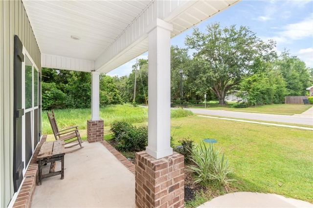 8926 Spanish Trail W, Grand Bay, AL 36541