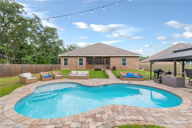 8926 Spanish Trail W, Grand Bay, AL 36541