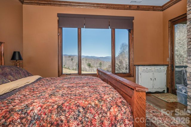 333 Kanasdatsi Drive, Brevard, NC 28712
