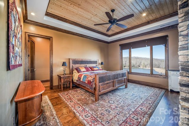 333 Kanasdatsi Drive, Brevard, NC 28712