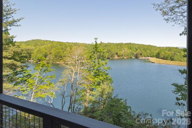 333 Kanasdatsi Drive, Brevard, NC 28712