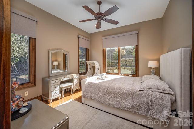 333 Kanasdatsi Drive, Brevard, NC 28712