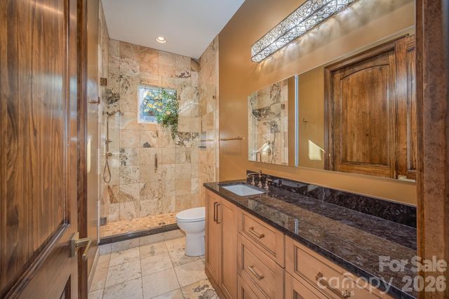 333 Kanasdatsi Drive, Brevard, NC 28712