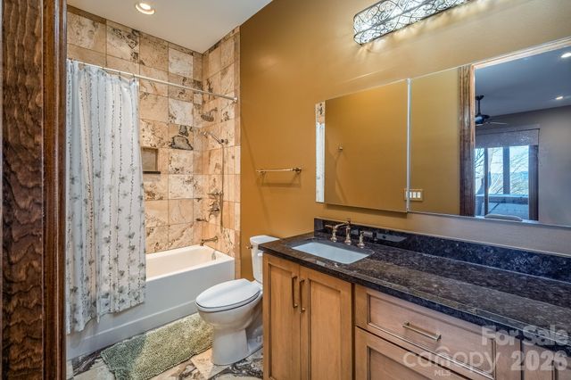 333 Kanasdatsi Drive, Brevard, NC 28712