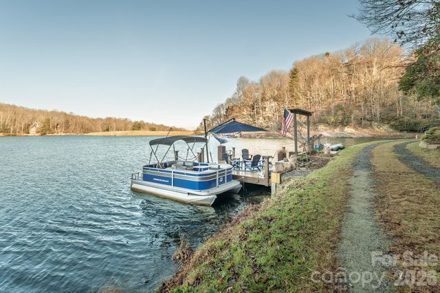 333 Kanasdatsi Drive, Brevard, NC 28712