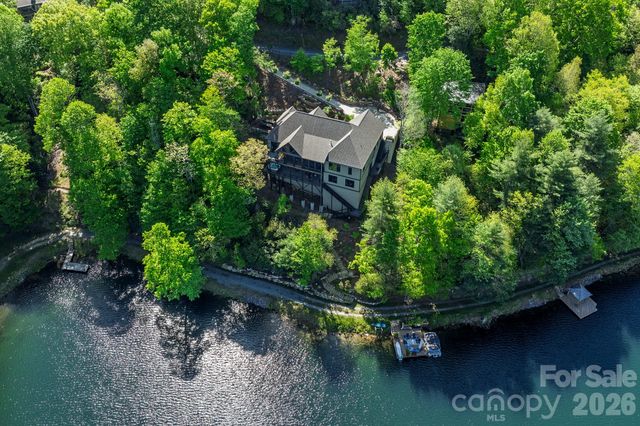 333 Kanasdatsi Drive, Brevard, NC 28712