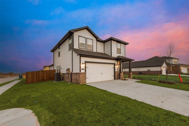 1504 Twin Forks Drive, Saginaw, TX 76179