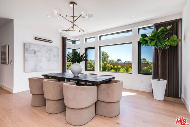 1000 N Kenneth Road, Burbank, CA 91504