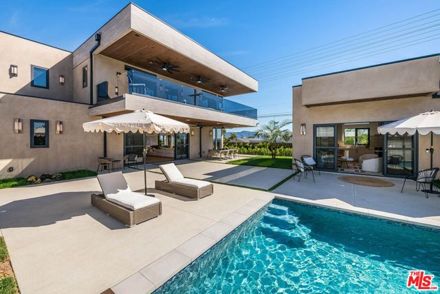 1000 N Kenneth Road, Burbank, CA 91504
