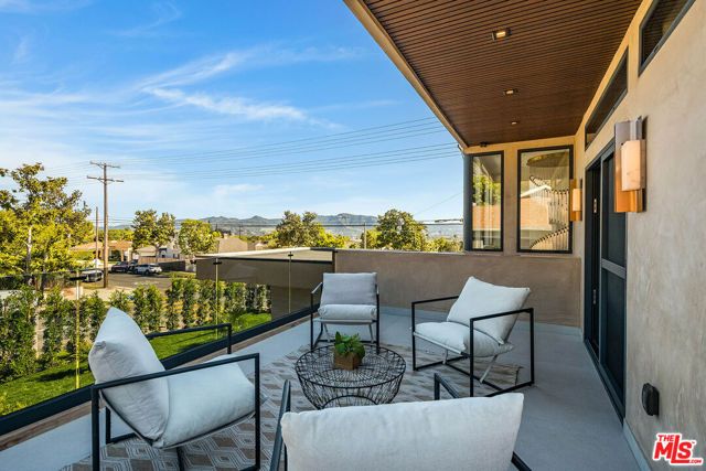 1000 N Kenneth Road, Burbank, CA 91504
