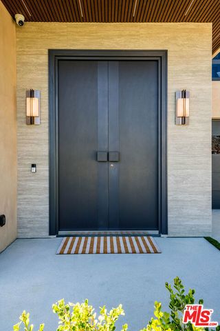 1000 N Kenneth Road, Burbank, CA 91504