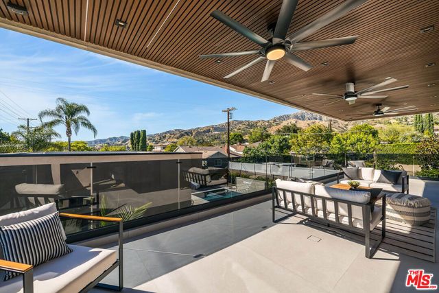1000 N Kenneth Road, Burbank, CA 91504