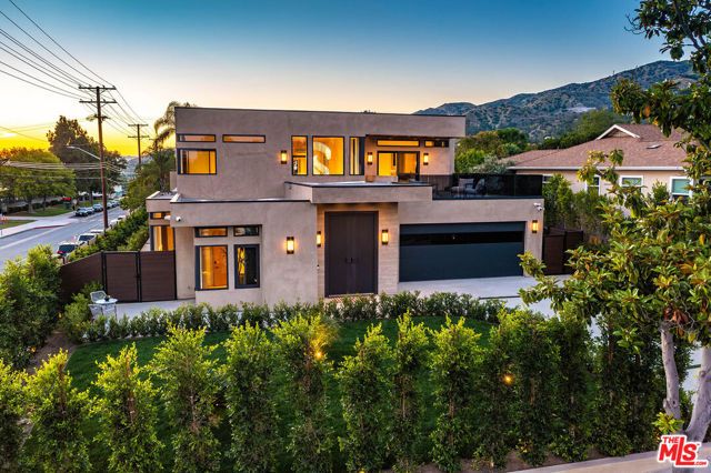 1000 N Kenneth Road, Burbank, CA 91504