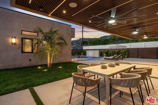 1000 N Kenneth Road, Burbank, CA 91504