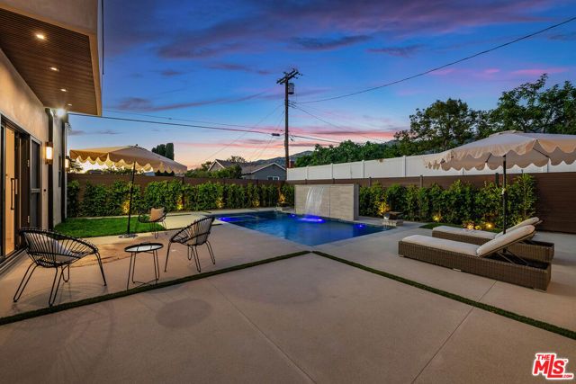 1000 N Kenneth Road, Burbank, CA 91504
