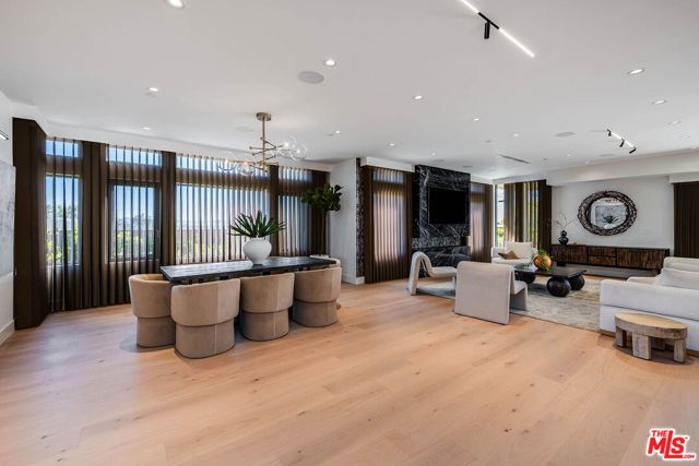 1000 N Kenneth Road, Burbank, CA 91504