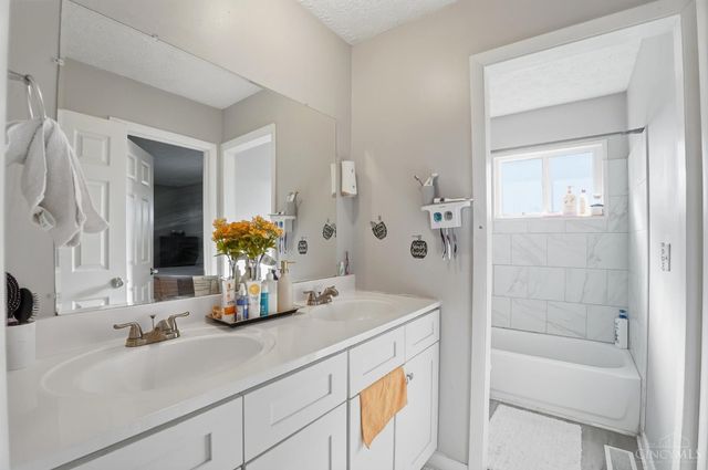 899 Tradewind Drive, Mason, OH 45040