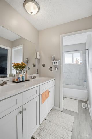 899 Tradewind Drive, Mason, OH 45040