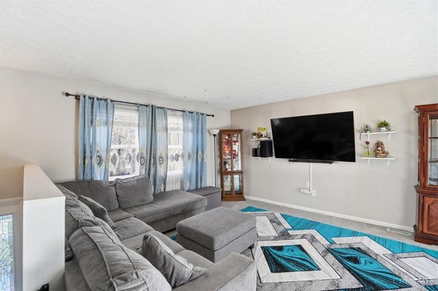 899 Tradewind Drive, Mason, OH 45040