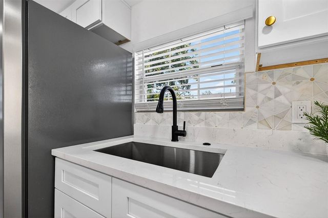 109 E LAMBRIGHT STREET, Tampa, FL 33604