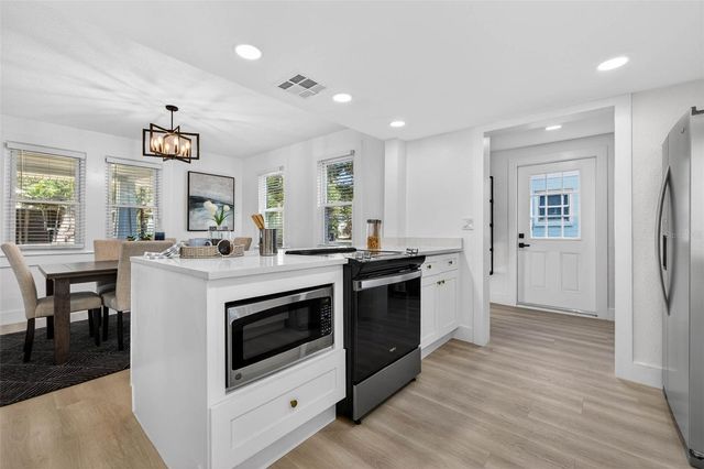 109 E LAMBRIGHT STREET, Tampa, FL 33604