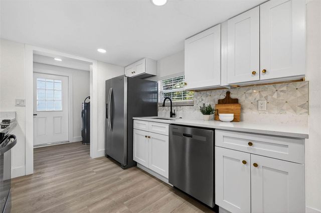 109 E LAMBRIGHT STREET, Tampa, FL 33604