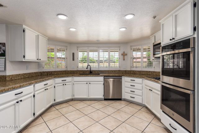 400 W CROFTON Street, Chandler, AZ 85225