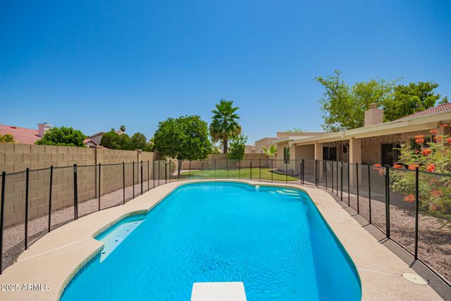 400 W CROFTON Street, Chandler, AZ 85225