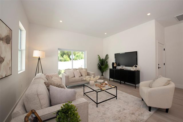 5346 2ND AVENUE S, St Petersburg, FL 33707