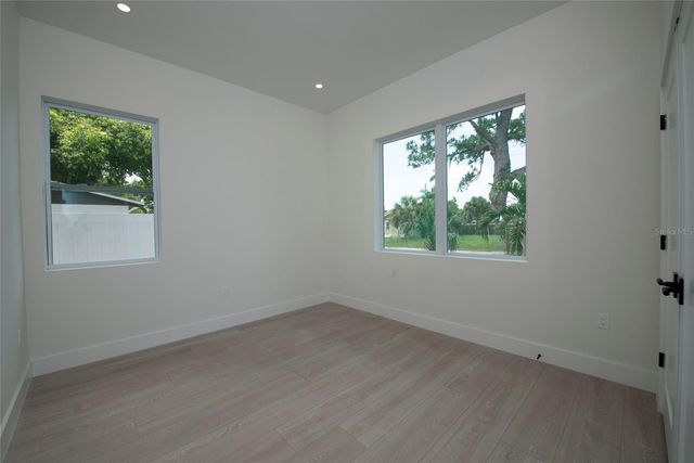 5346 2ND AVENUE S, St Petersburg, FL 33707