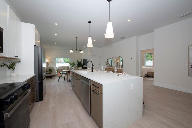 5346 2ND AVENUE S, St Petersburg, FL 33707