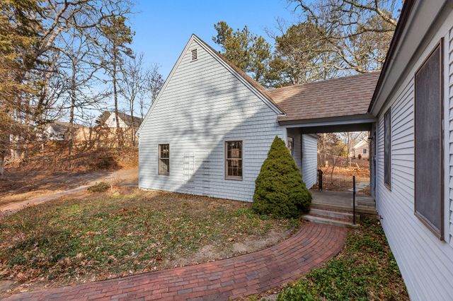 22 Pilgrim Lake Terrace, Orleans, MA 02653