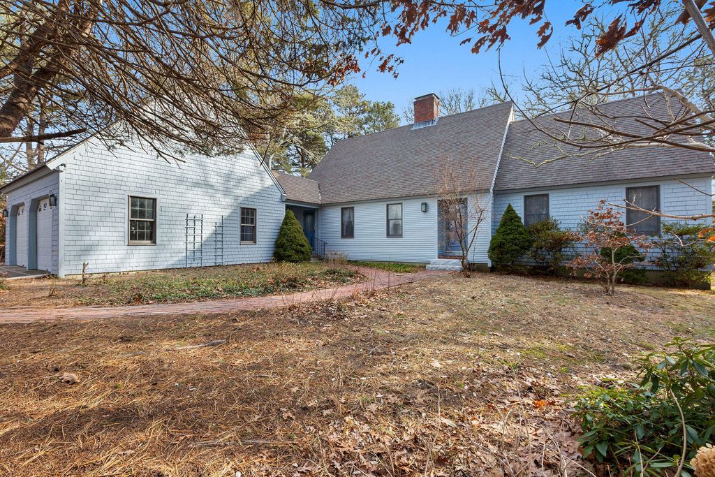 22 Pilgrim Lake Terrace, Orleans, MA 02653