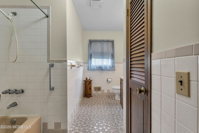 1108 Longboat Avenue, Beachwood, NJ 08722