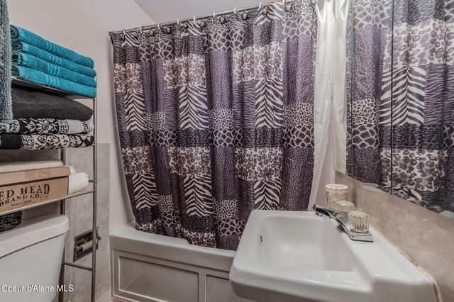 605 Lewiston AVE, Pinehurst, ID 83850