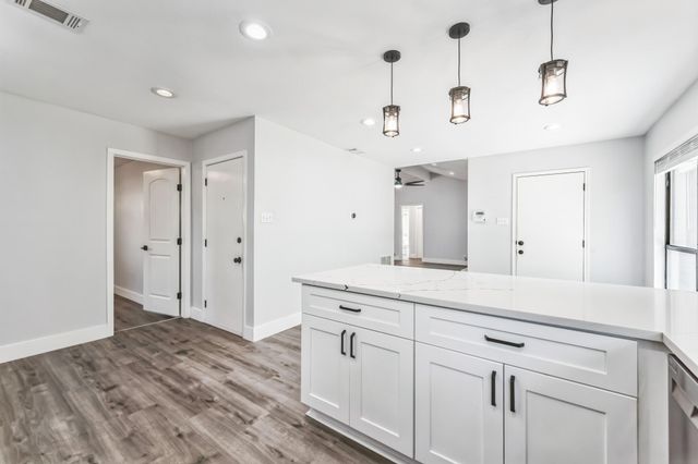 2009 Scofield LN, Austin, TX 78727