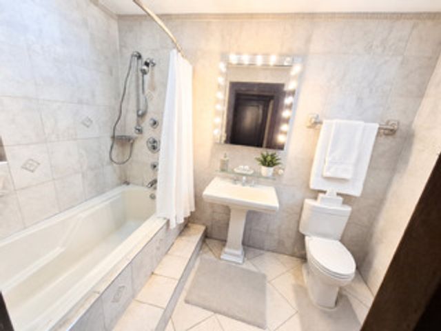 5233 S Michigan Avenue 2S, Chicago, IL 60615