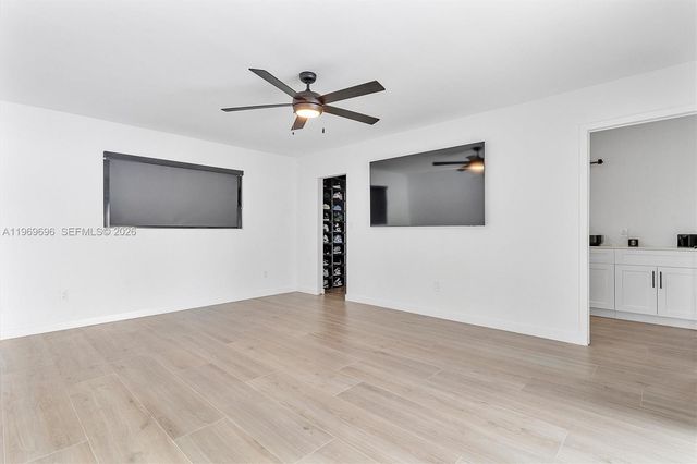 10950 NW 16th Ct, Pembroke Pines, FL 33026