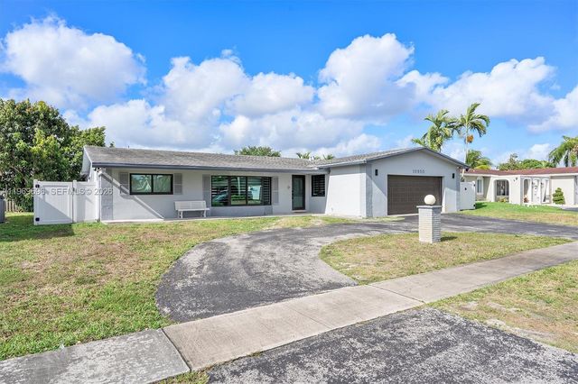 10950 NW 16th Ct, Pembroke Pines, FL 33026