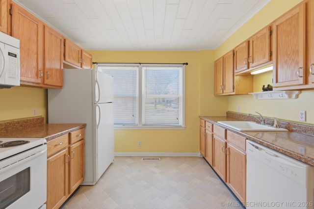 1551 N Indianapolis Avenue, Tulsa, OK 74115