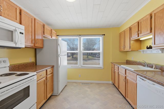 1551 N Indianapolis Avenue, Tulsa, OK 74115