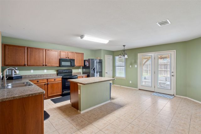 8640 Shallow Creek Drive, Fort Worth, TX 76179
