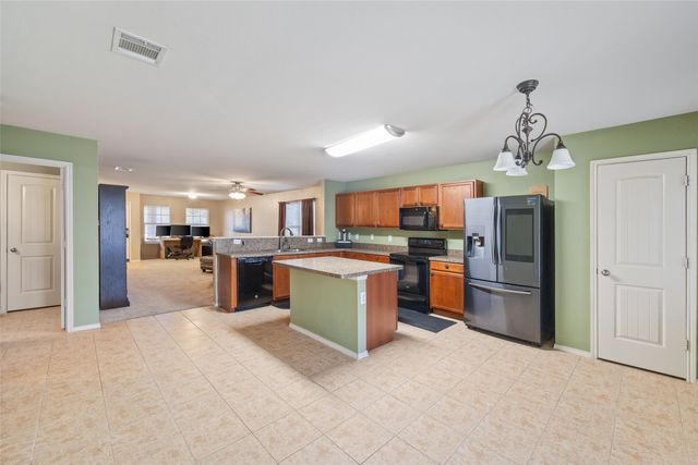 8640 Shallow Creek Drive, Fort Worth, TX 76179