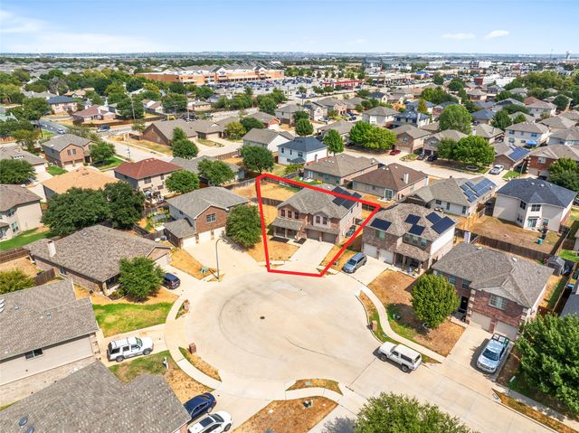 8640 Shallow Creek Drive, Fort Worth, TX 76179