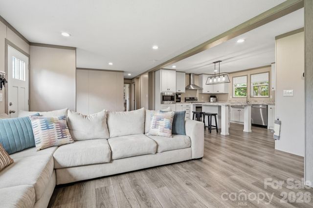 526 Cane River School Road, Burnsville, NC 28714