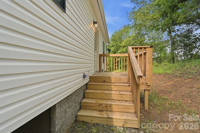 526 Cane River School Road, Burnsville, NC 28714