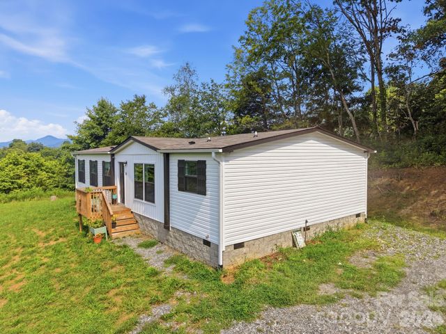 526 Cane River School Road, Burnsville, NC 28714