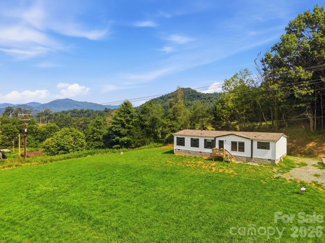 526 Cane River School Road, Burnsville, NC 28714