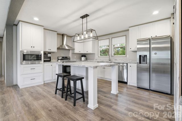 526 Cane River School Road, Burnsville, NC 28714