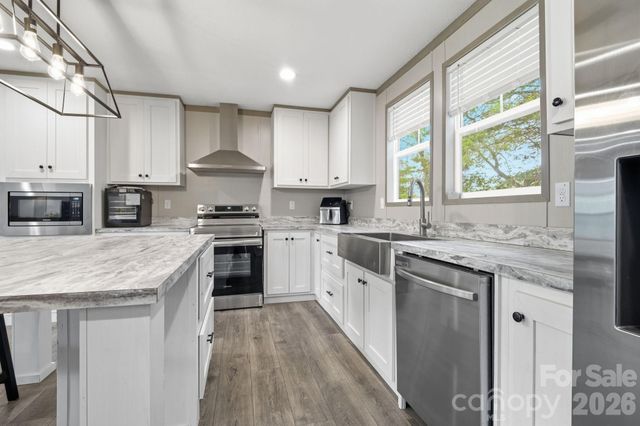 526 Cane River School Road, Burnsville, NC 28714
